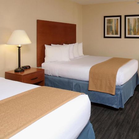 Quality Inn Oakwood Fairwood Exterior photo