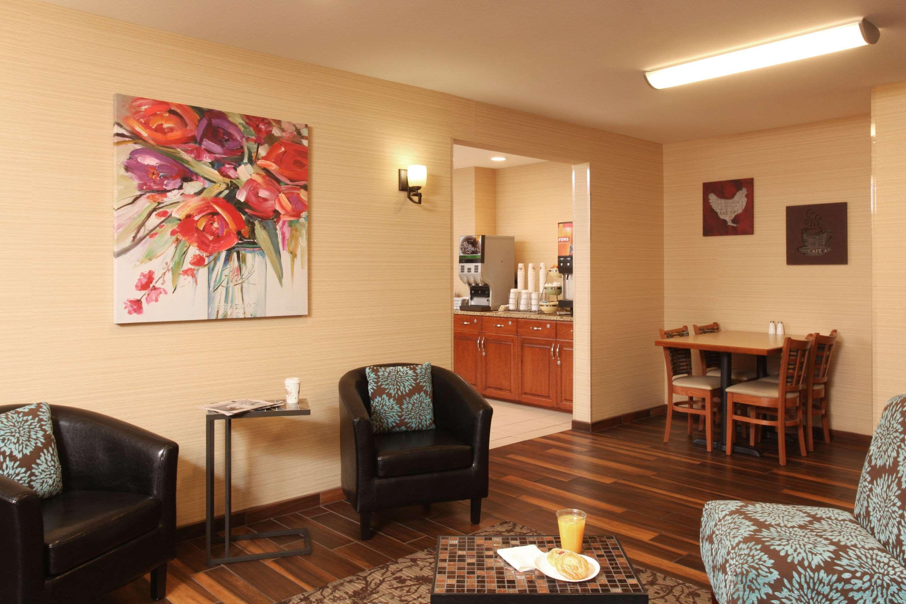 Quality Inn Oakwood Fairwood Exterior photo