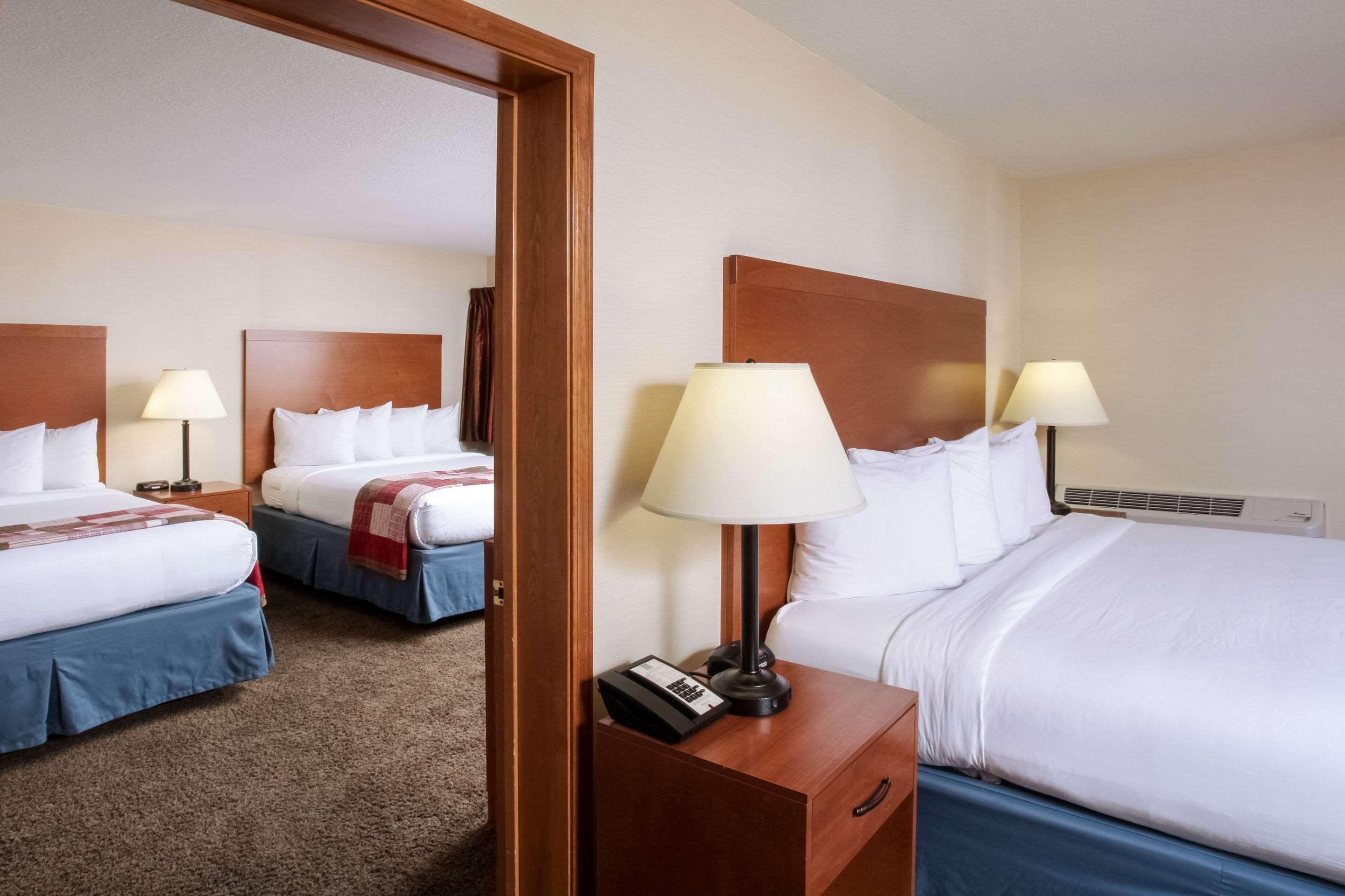 Quality Inn Oakwood Fairwood Exterior photo